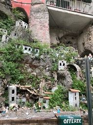 Amalfi street display - 2