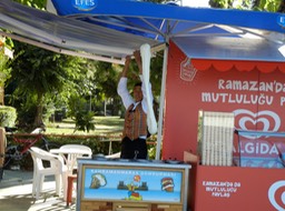 DSCN0562.JPG "ice cream" vendor