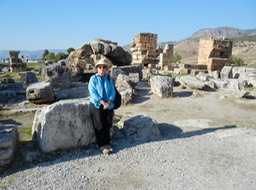 DSCN0622.JPG some of the ruins at Hierapolis