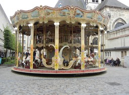the ubiqitous merry go round - Reims