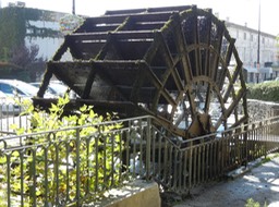 one of the water wheels in Isle-sur-la-Sorgue