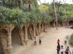 "Pathway of Columns" in Park G�el