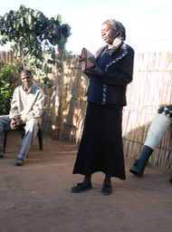 explaining about a type of basket weaving
