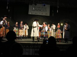 festival dancers