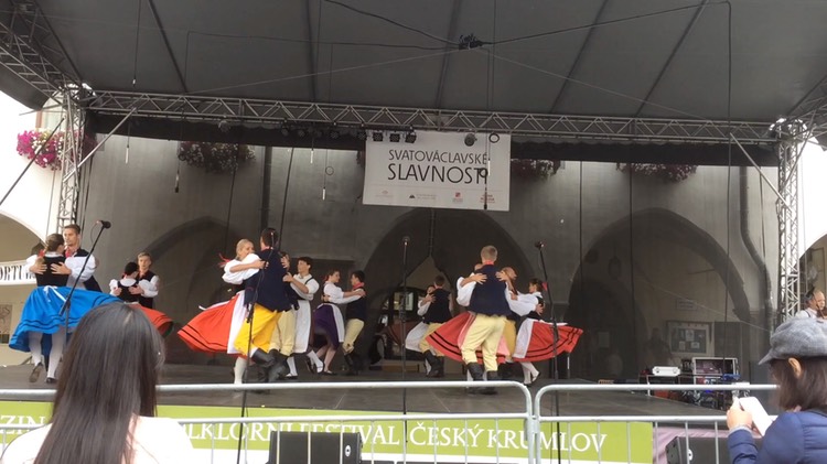 festival-dancers-video-1