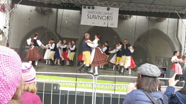 festival-dancers-video-2