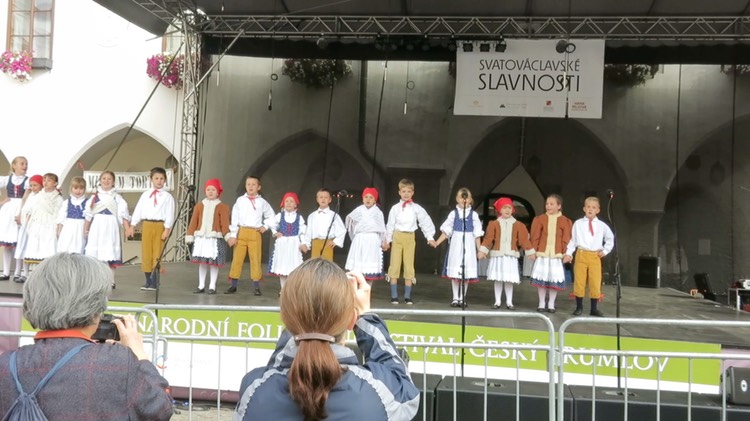 festival-dancers-video-3