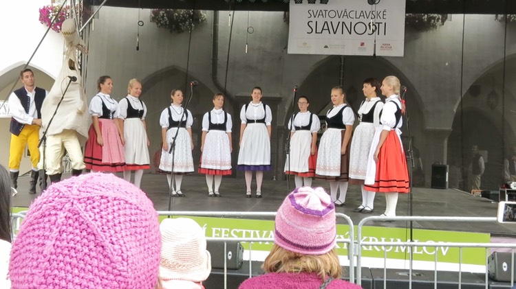 festival-dancers-video
