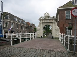 gate in Leiden, ~1645