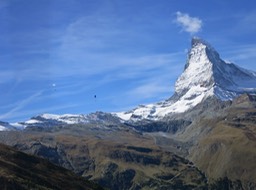 hang gliders near the Matterhorn