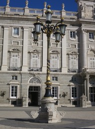 light in the Plaza de la Armeria