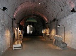 Lucca_archeological_display-2