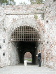 Lucca_wall_portal
