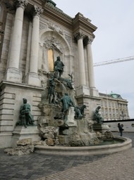 Mattias Fountain; Buda Palace