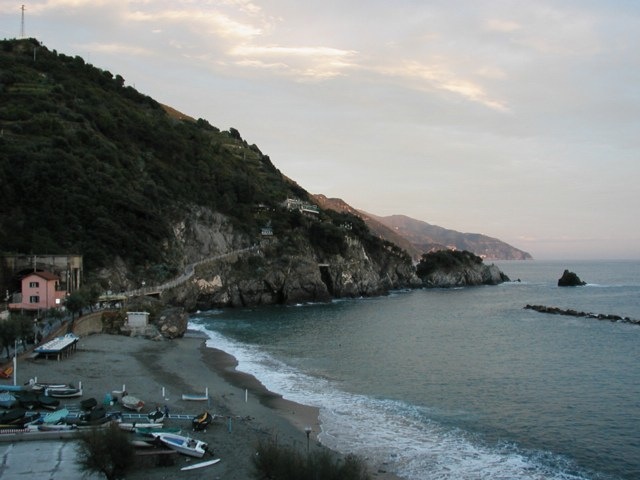 Monterosso_beach