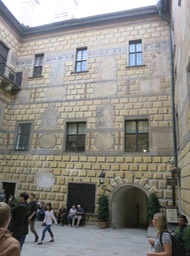 one of five courtyards; those are plaster, not stones!