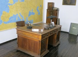 Oscar Schindler's desk