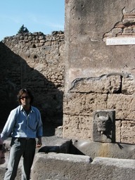 Pompeii- tour guide