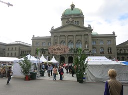 Sichlete (harvest) festival in Bern; on front of the capital bldg.