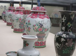 Three Jars, two vases, China mid 18th century, Gulbenkian Museum
