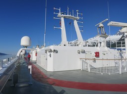 top deck with 150 meter running track