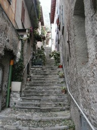 Varenna_street_1