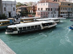 Venice_vaporetto
