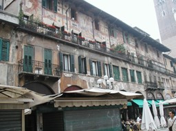Verona_piazza_Erbe